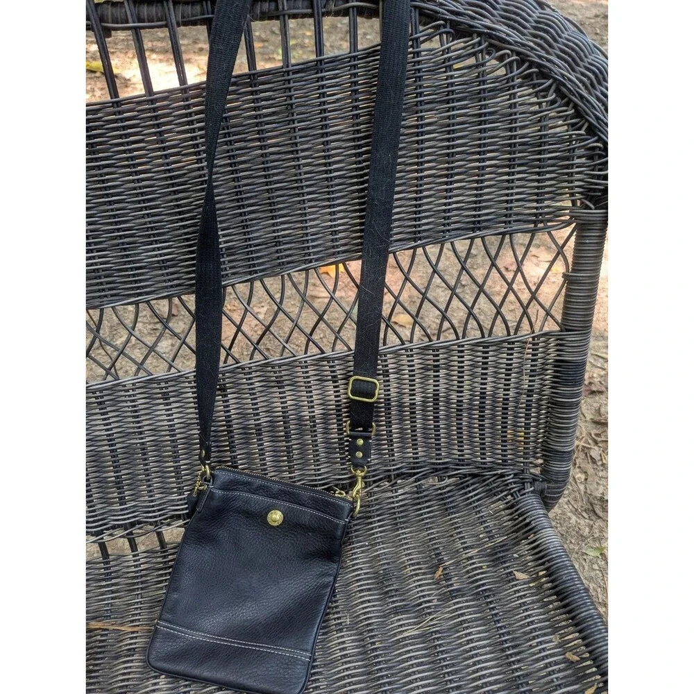 Y2K Coach 10285 Black Pebbled Leather Crossbody Swing Pack Shoulder Bag Purse
